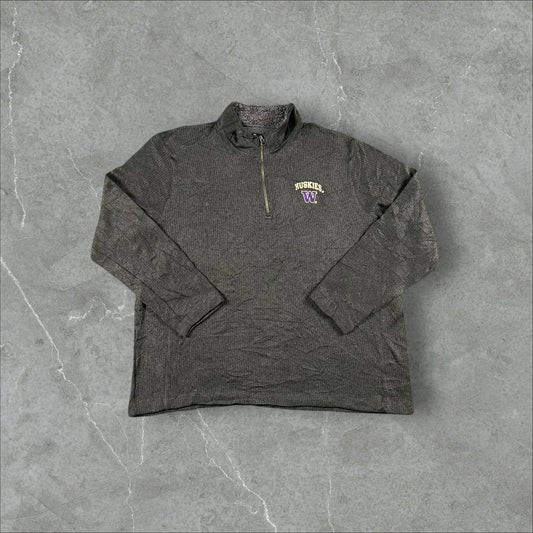 Pile vintage Champion Washington Huskies Champion