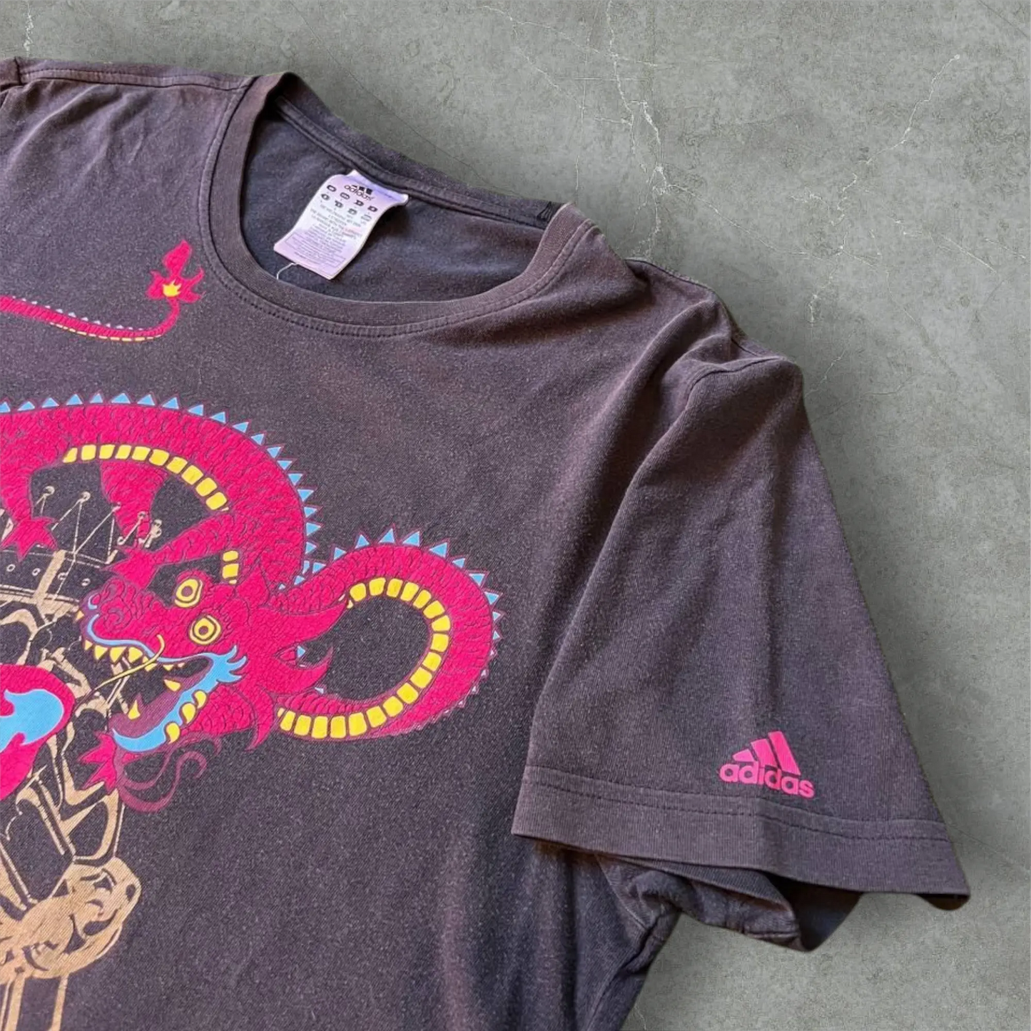 T-shirt Adidas vintage Play To Win con stampa Adidas