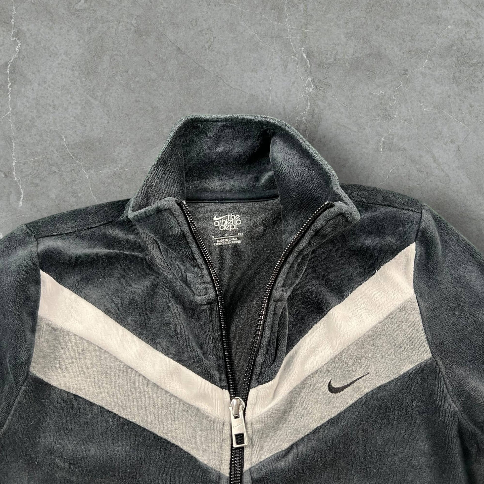 Felpa Nike The Athletic Dept in velluto Nike