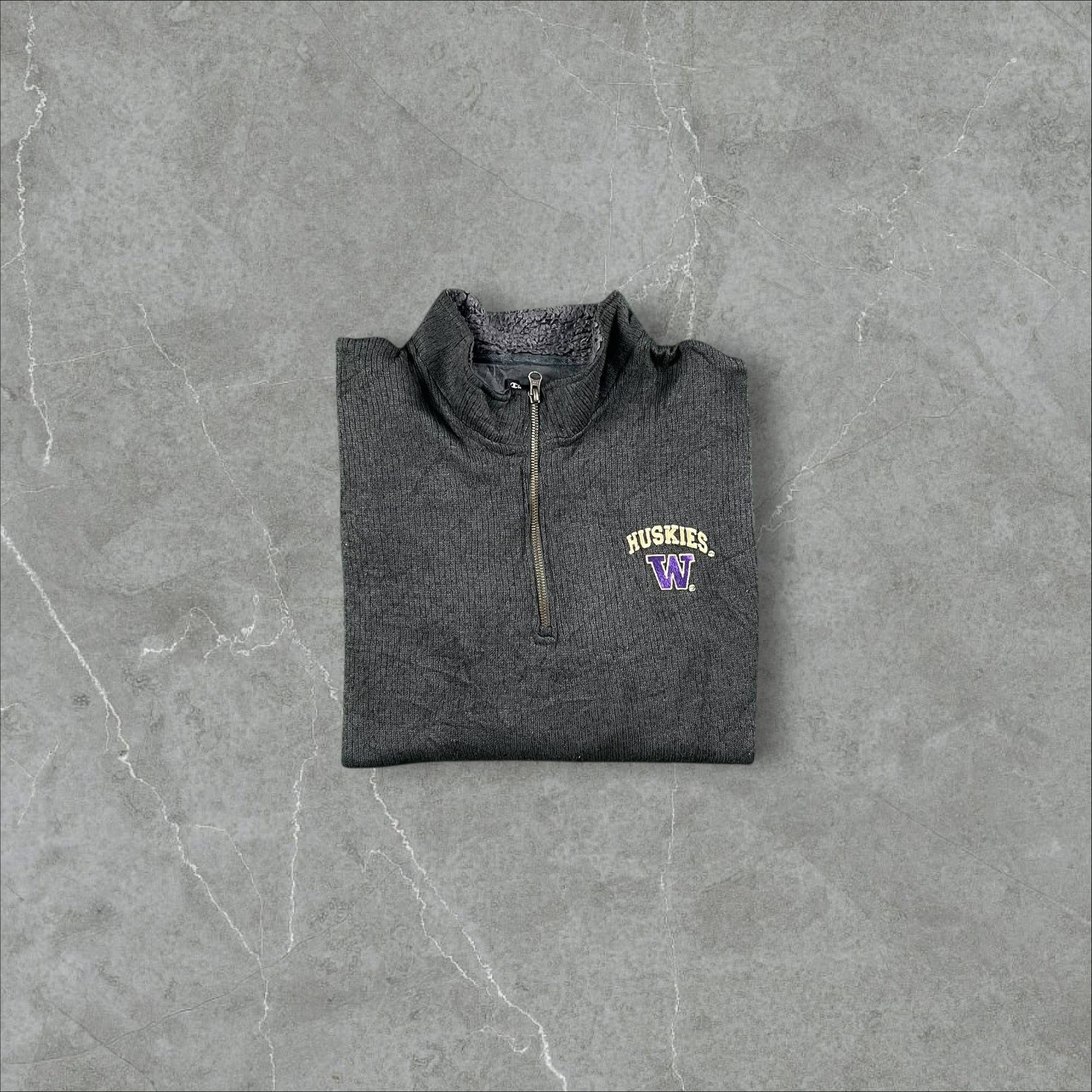 Pile vintage Champion Washington Huskies Champion