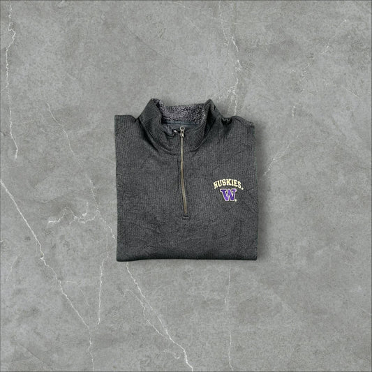Pile vintage Champion Washington Huskies Champion