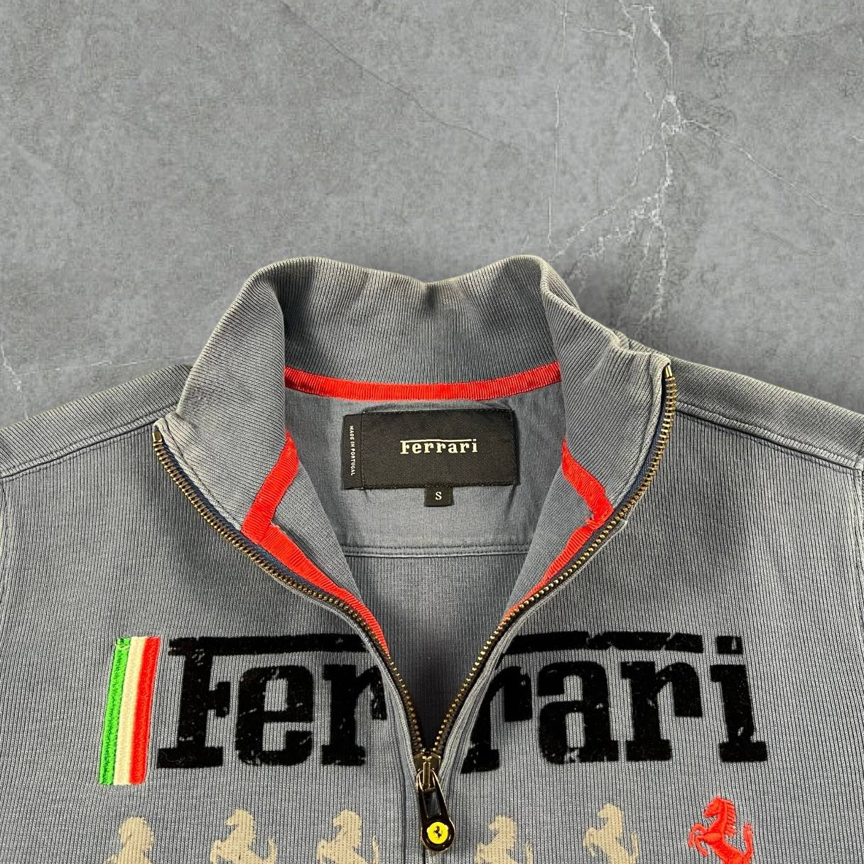 Felpa vintage Ferrari evoluzione del simbolo Ferrari
